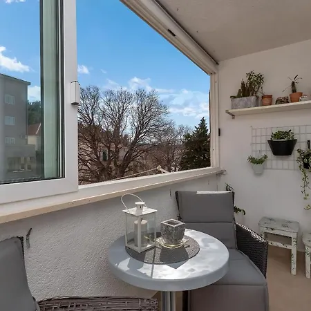 Marina Apartment *