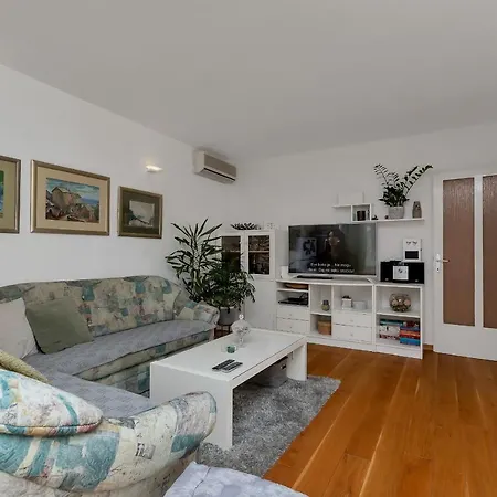 Marina Apartment